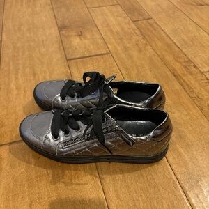 Vintage Metallic Ron White  Silver Quilted Sneakers w/ Black ribbon Laces